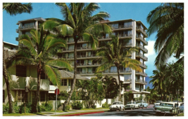 Waikiki Surf Hotel Hawaii w Old Cars Postcard 1962 - £7.87 GBP