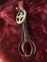A&amp;J 1/Red Wood &amp; 2/All Metal Handle Hand Mixer Eggbeater - $471.15 MXN