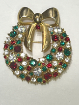 Lia Christmas Wreath Red Green Clear Rhinestone  Gold Bow Top Brooch Pin Sparkle - £21.77 GBP