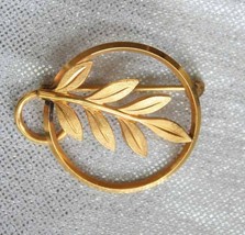 VD Mid Century Modern Gold-Filled Circle &amp; Leaf Brooch 1960s vint. 1 1/8&quot; - £15.14 GBP