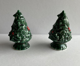 Lefton Christmas Tree Salt &amp; Pepper Shakers Holly Pattern 4036 Vintage Xmas - £11.76 GBP