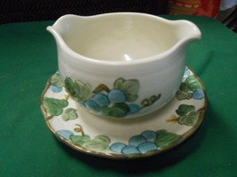 Great Poppy Trail By Metlox China &quot;Sculptured Grape&quot; Gravy Boat - £9.11 GBP