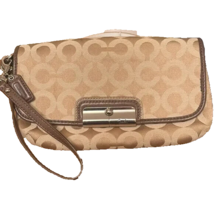 Coach signature woven jacquard fabric wristlet-adjustable handle - $545.68 MXN