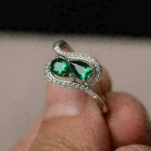 Verlobungsring mit doppeltem Diamanten und grünem Smaragd im Birnenschliff... - £95.23 GBP