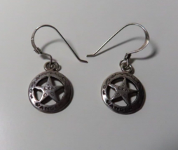 Vintage Texas Ranger Badge Sheriff Star Small Silver French Wire Earrings - £19.80 GBP