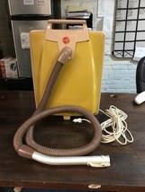 Vintage Hoover 2011 Canister- Works. VAC-4 - $1,850.52 MXN
