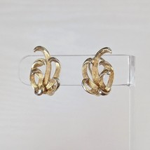 Vintage Kramer Clip On Earrings Stylish Gold Tone - Some Silvering/Discoloration - £11.81 GBP