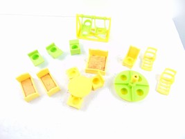 Large Lot Of Vintage Fisher Price Little People Playground School Beds - £35.04 GBP