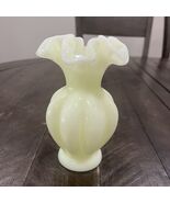 Vtg Fenton Glossy Green Custard Glass Melon Vase Ruffled Vaseline Glass ... - $1,272.70 MXN