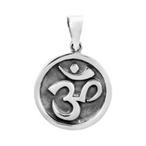 Round Stand-out Aum/Om Prayer Sign .925 Silver Pendant - £21.00 GBP