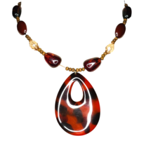 Beaded Necklace Cherry Red Acrylic Beads Faux Tortoise Shell Pendant 18“ - £10.66 GBP