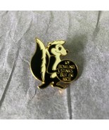 Pepe Lepew Skunk My Bowling Stinks But Im Nice Lapel Pin - $6.11 CAD
