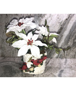 Christmas Cardinal Flower Pot Filled With 9”H x 10”W Artificial Flowers-NEW - $2,388.49 MXN