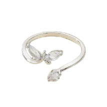Elegant &amp; Chic Butterfly Zircon Ring - £3.19 GBP