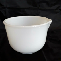 Glasbake White Mixing Bowl with Spout for Sunbeam 20CJ 6.5&quot; Milk glass V... - $12.19