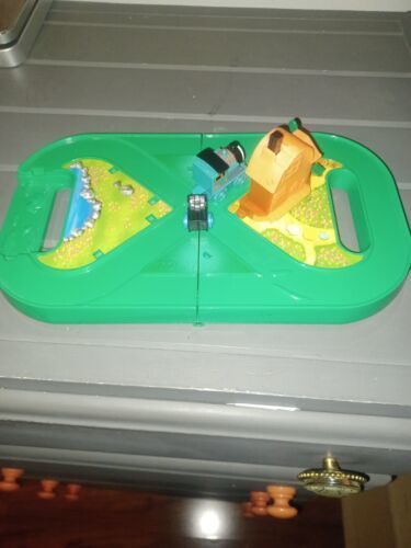 Vintage Thomas The Train 1982 Tomy FOLD N GO AWAY WIND UP CARRY CASE Playset  - $16.99