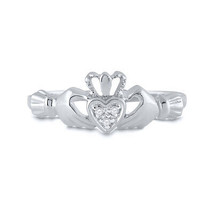 10kt White Gold Womens Round Diamond Claddagh Heart Ring .01 Cttw - £155.59 GBP