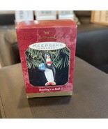 HALLMARK KEEPSTAKE ORNAMENT BOWLING&#39;S A BALL PENGUIN 1999 - $7.70