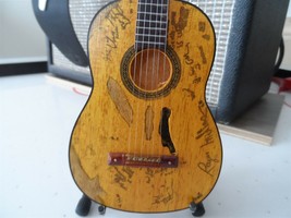 WILLIE NELSON- Trigger Acoustic 1:4 Scale Replica Guitar ~Axe Heaven~ - £25.69 GBP