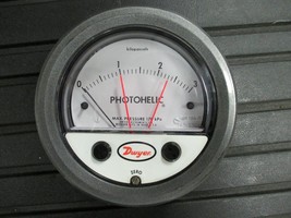 Dwyer Instruments 169754-00 Photohelic Pressure Gauge 0-3 KPA - $75.00