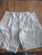 Wrangler Size 46 Khaki Shorts - £31.10 GBP