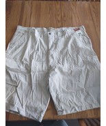 Wrangler Size 46 Khaki Shorts - $54.31 CAD