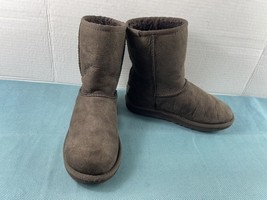 Ugg Australia Boots Kids Youth 3M Classic Shoes Brown Suede Leather Pull... - $26.86 CAD