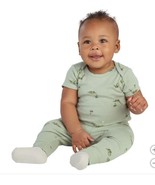 Carter&#39;s Boys Girls Layette Set Green 4-Piece Bodysuit Top Pants Dinosau... - $42.12 CAD