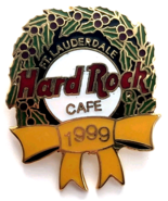 1999 Hard Rock Cafe Fort Lauderdale Christmas Wreath Pin Holly Yellow Bo... - €11,14 EUR