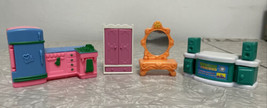 Lot 4 Plastic Doll House Furniture Pieces. Kitchen Vanity Stereo Center Closet - £11.48 GBP