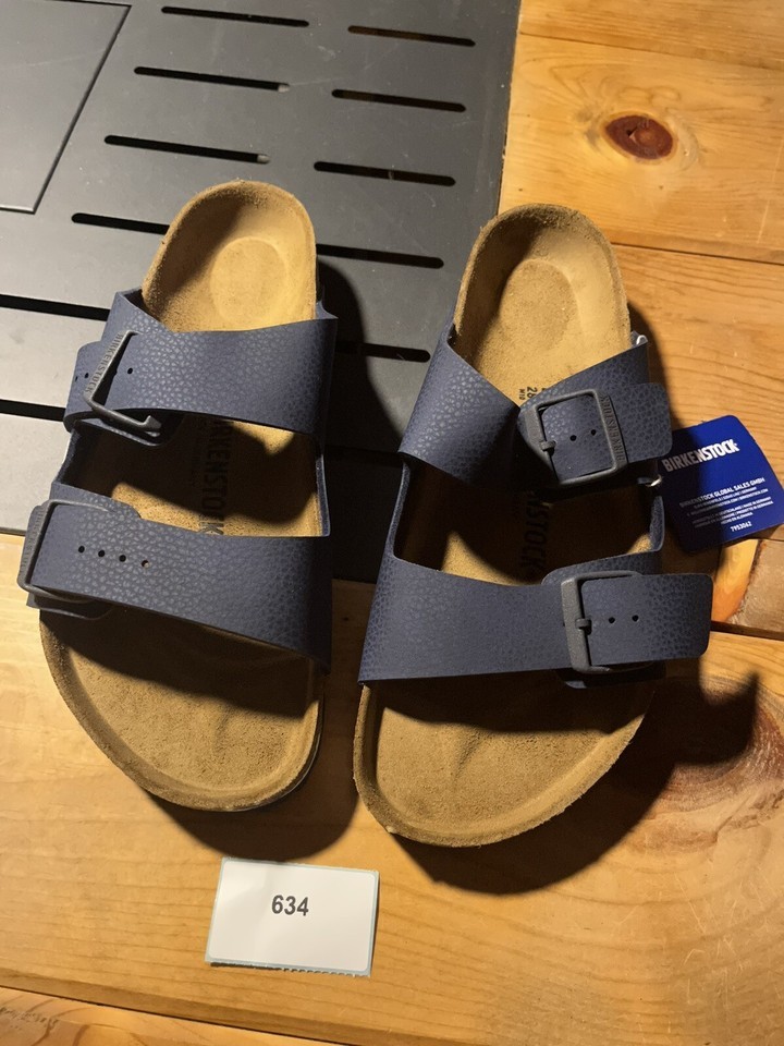 Birkenstock Arizona | Navy | EU 43 | US Men’s 10 | Regular Fit - £80.96 GBP