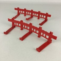 GeoTrax Christmas In Toy Town Train Set Replacement Red Guardrail Pieces 2010 - £10.86 GBP
