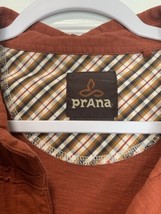 prAna Casual Short Sleeve Button Down Shirt with Plaid Interior Detail M... - $12.16