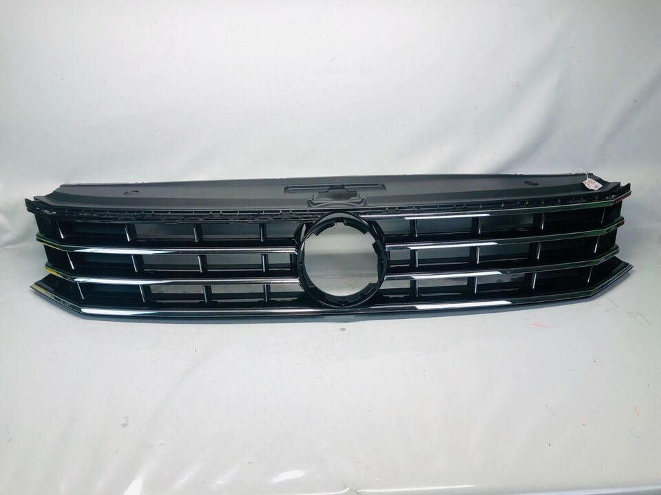 561853653C, 2016 2017 2018 VW VOLKSWAGEN PASSAT FRONT OEM GENUINE GRILLE - $50.00