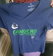 Vancouver Canucks T-shirt Size Womens Medium - £8.26 GBP
