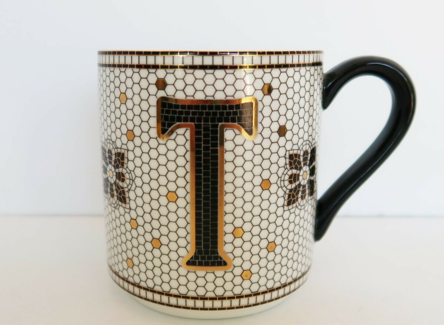 Anthropologie Gold Black Honeycomb Mosaic Tile Monogram T Initial Coffee Mug - £23.97 GBP