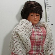 Lady Woman Doll 11 1356 Pink Plaid w Shawl Flexible Dollhouse Miniature - £30.71 GBP