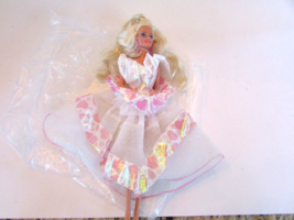 MATTEL 1992 Secret Hearts Barbie Doll White Net  Dress with Hearts Jewelry - £11.57 GBP