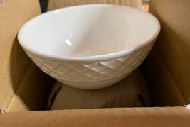 Mikasa Trellis Fruit Bowl 4.25 Inch - White Bone China - $147.38 MXN