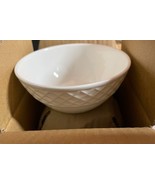 Mikasa Trellis Fruit Bowl 4.25 Inch - White Bone China - $146.42 MXN