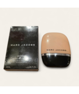 Marc Jacobs Shameless Youthful-Look 24-H Foundation SPF 25, Light R250, ... - $367.47 MXN