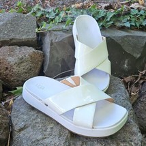UGG Emily Leather Sandals Womens Size 9 White Platform Slides Criss Cross Patent - £35.76 GBP