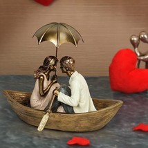 Resin Romantic Boat Couple Showpiece Statue For Home Decor Living Room Bedroom D - £30.06 GBP