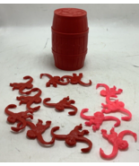 Barrel Of Monkeys Red With 12 Monkeys 8 red 4 Pink - €6,59 EUR