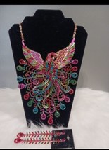 Sparkling Show Off Crystal Beaded Peacock Necklace - £73.92 GBP