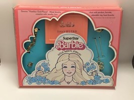 Vintage 1977 Barbie SuperStar Gold Medal Jewelry Set  Rare - £111.90 GBP