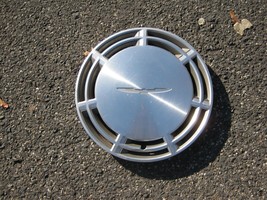 One factory original 1987 1988 Ford Thunderbird 14 inch metal hubcap wheel cover - $18.50