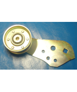 Idler Pulley And Mounting Bracket USED - $752.25 MXN