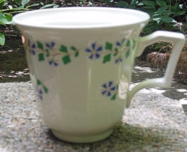 Simpson&#39;s Ltd / Pfaltzgraff Museum Collection   Mug/ Cup  Periwinkle Set of 2 - £7.78 GBP