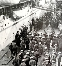 Scottish Guards Leaving Southampton WW1 Print 1917 Pipers Playing On Quay SmDwC5 - £23.52 GBP